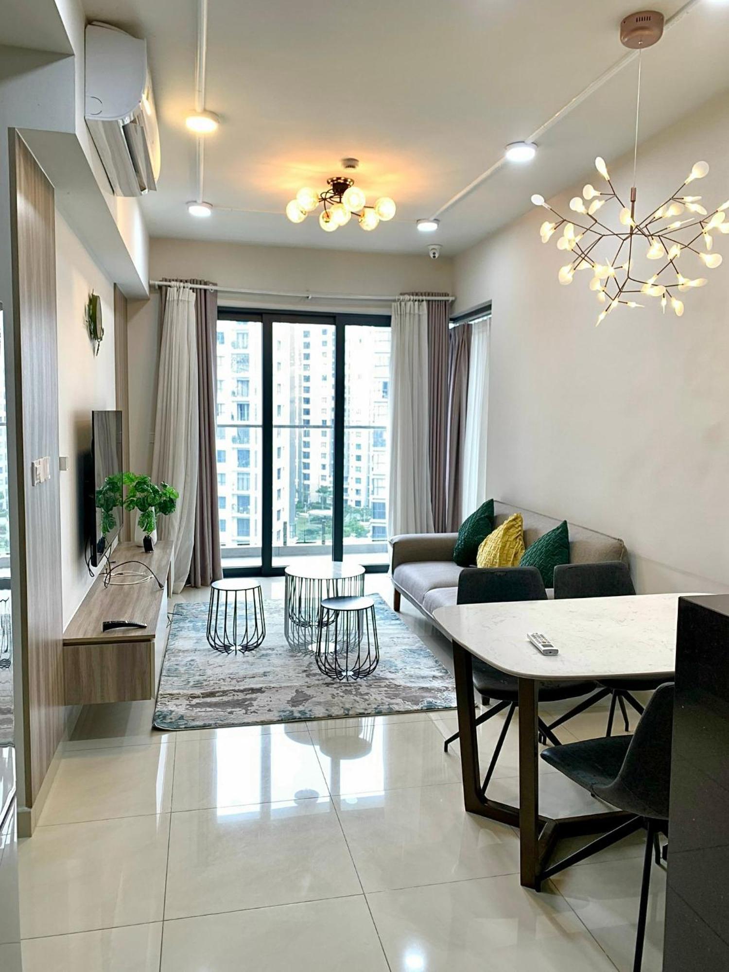 Nha Cua Truc - Celadon Canh Aeon Tan Phu Ho Chi Minh City